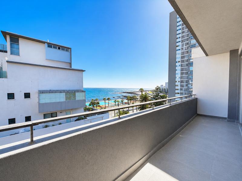 3 Bedroom Property for Sale in Sea Point Western Cape